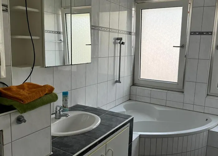 351 City Apartments, Close To The Exhibition Center *