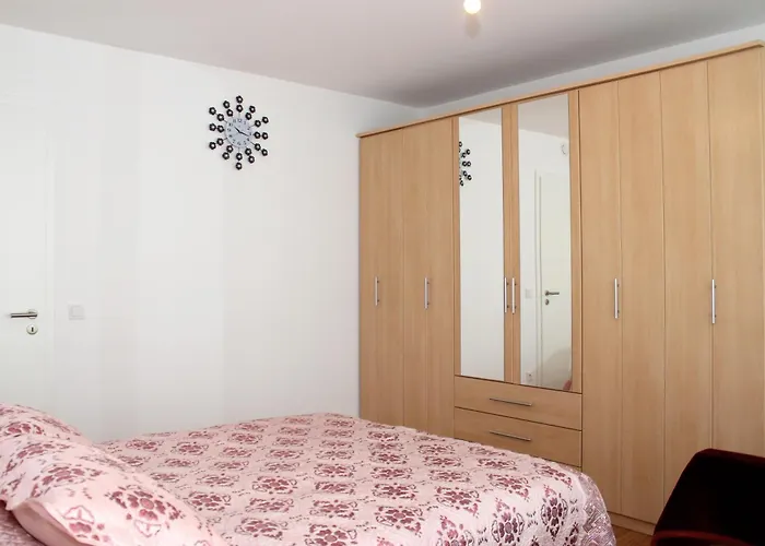 351 Apartments, Close To The Exhibition Center Frankfurt am Main