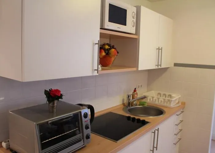 351 Apartments, Close To The Exhibition Center Daire