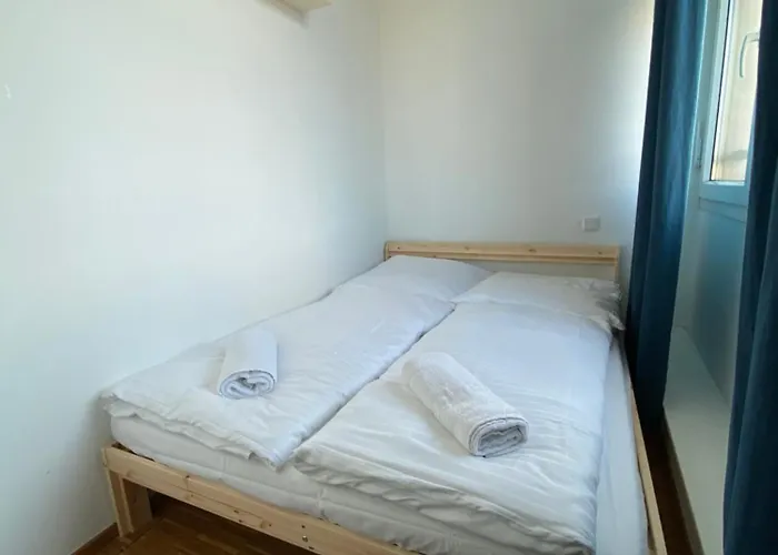 351 Apartments, Close To The Exhibition Center *